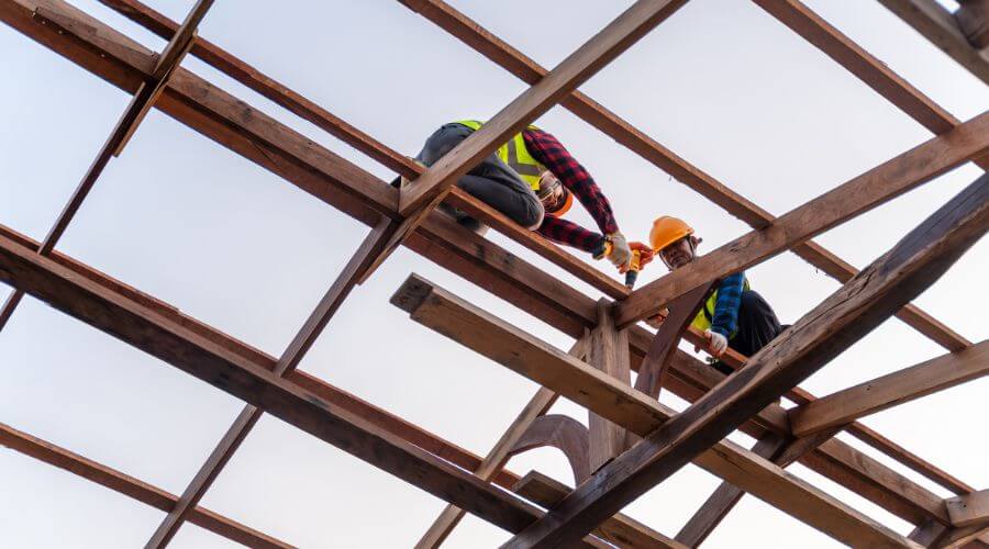 Professional gutter cleaning services in Russell, KS